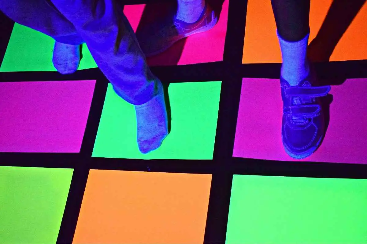 neon-party-activities