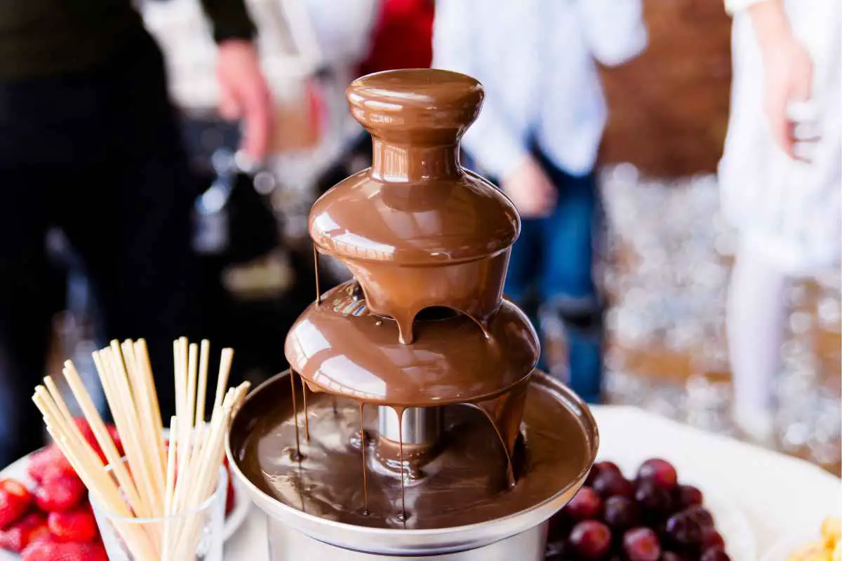 chocolate-fountain, chocolate-fountain-machine, chocolate-fondue-fountain, fondue-fountain, chocolate-fondue-machine