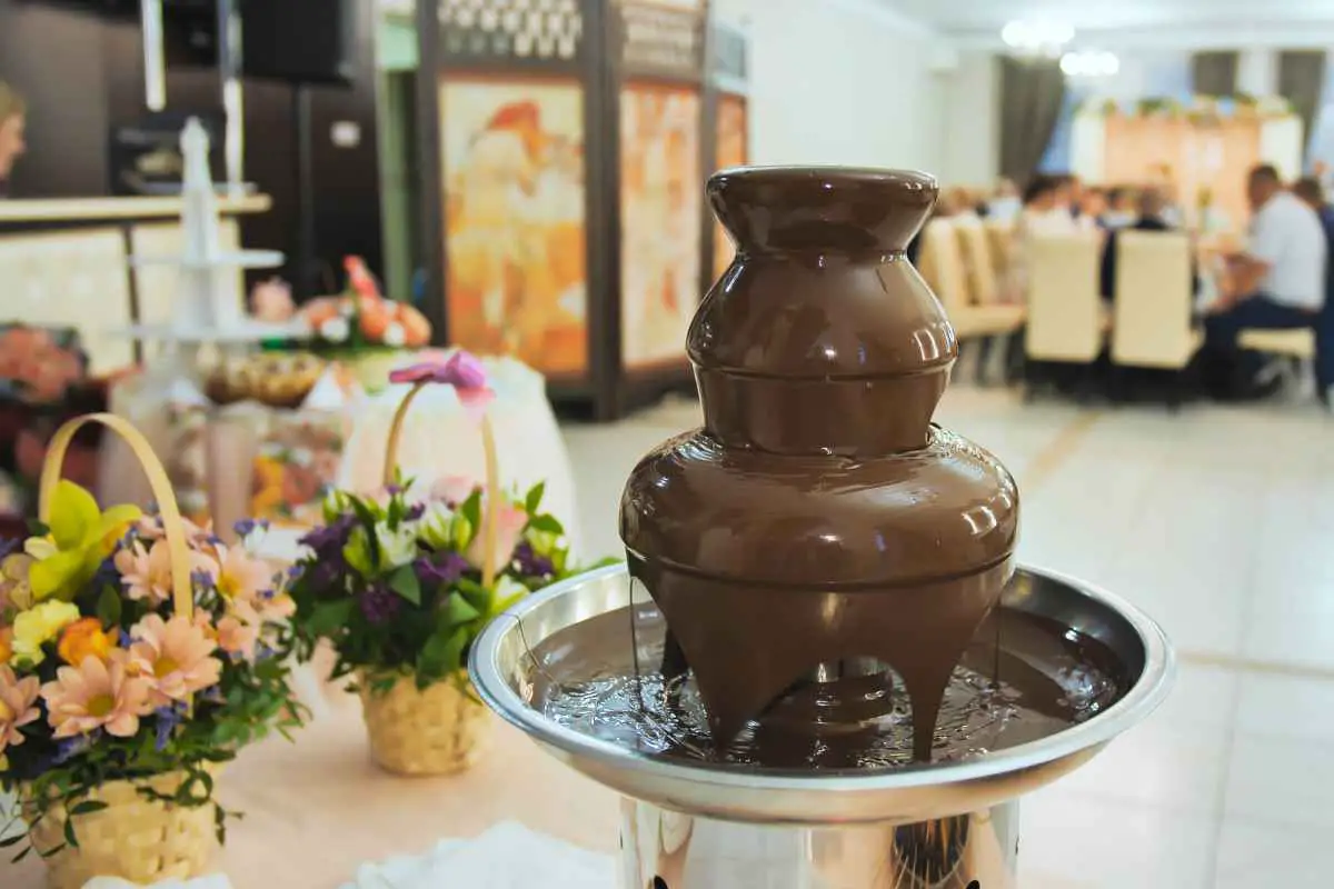 chocolate-fountain, chocolate-fountain-machine, chocolate-fondue-fountain, fondue-fountain, chocolate-fondue-machine