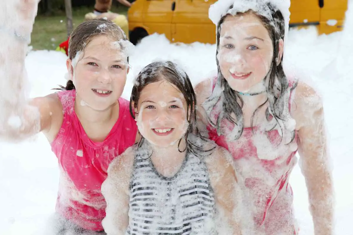 how-to-make-a-foam-party, bubble-foam-party, foam-birthday-party, how-to-make-foam-for-a-foam-party, foam-party