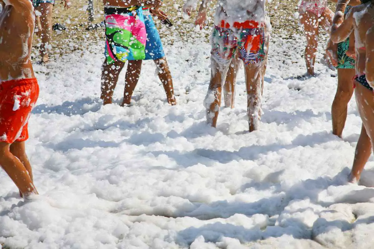 how-to-make-a-foam-party, bubble-foam-party, foam-birthday-party, how-to-make-foam-for-a-foam-party, foam-party