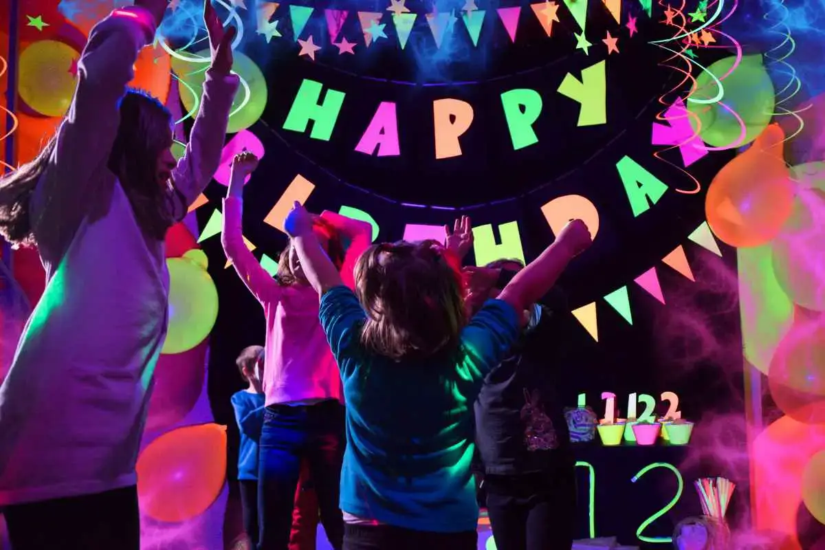 The Ultimate Glow Party Guide - The Organized Mom